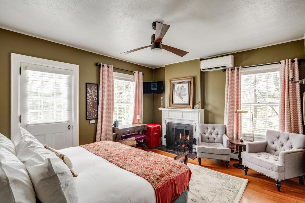 The Applewood Manor Bed & Breakfast Asheville Exterior photo