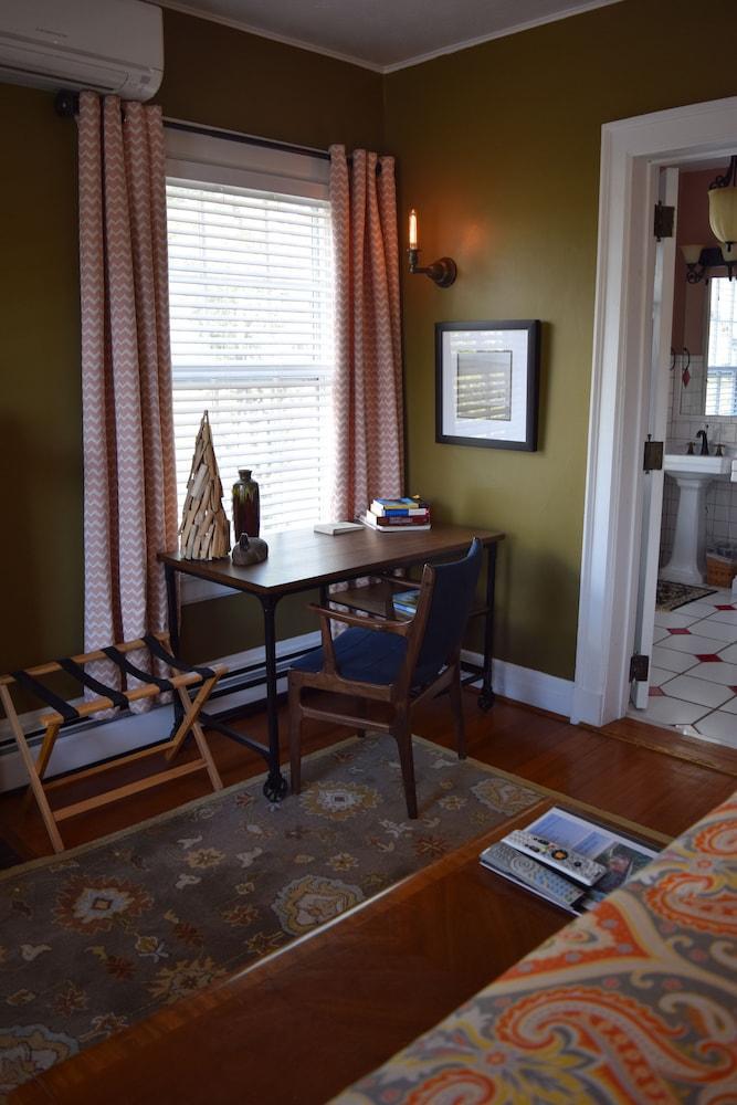 The Applewood Manor Bed & Breakfast Asheville Exterior photo