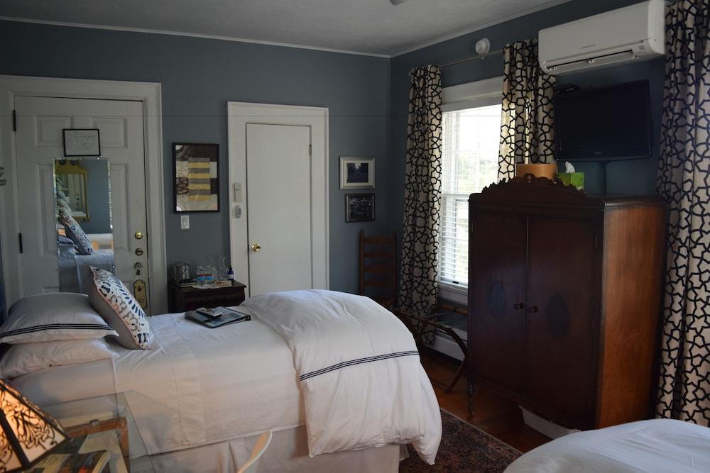 The Applewood Manor Bed & Breakfast Asheville Exterior photo